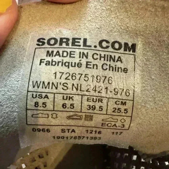 Sorel woman’s boots 8.5 - Picture 7 of 9